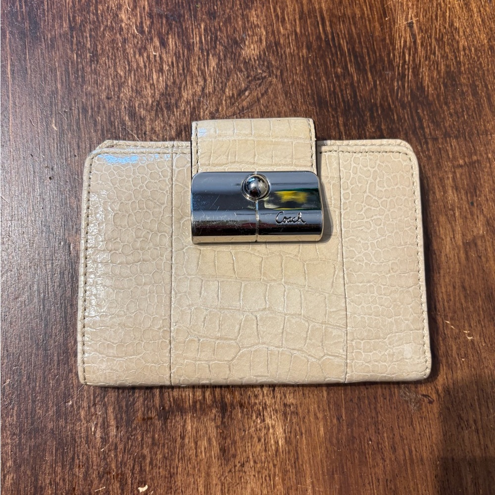 Coach Croc-Embossed Leather wallet in Beige with Silver Clasp